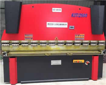 液壓(ya)數顯折(shé)彎機